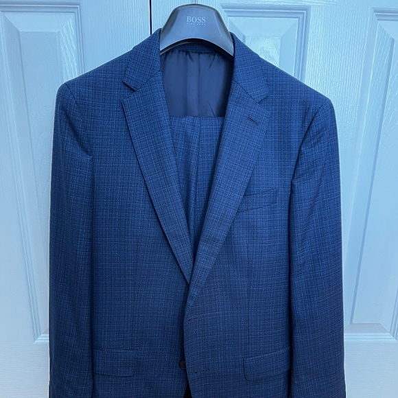 Hugo Boss Other - Hugo boss Suit - Super 130
